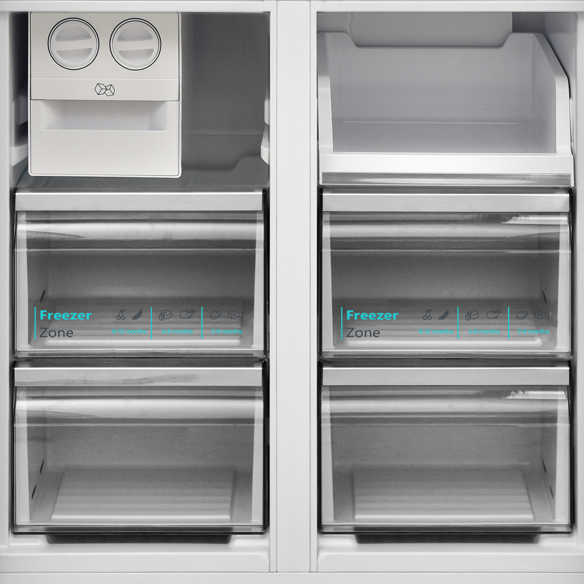 Ein weißer Kühlschrank mit zwei Gefrierfächern und Eismaschine.