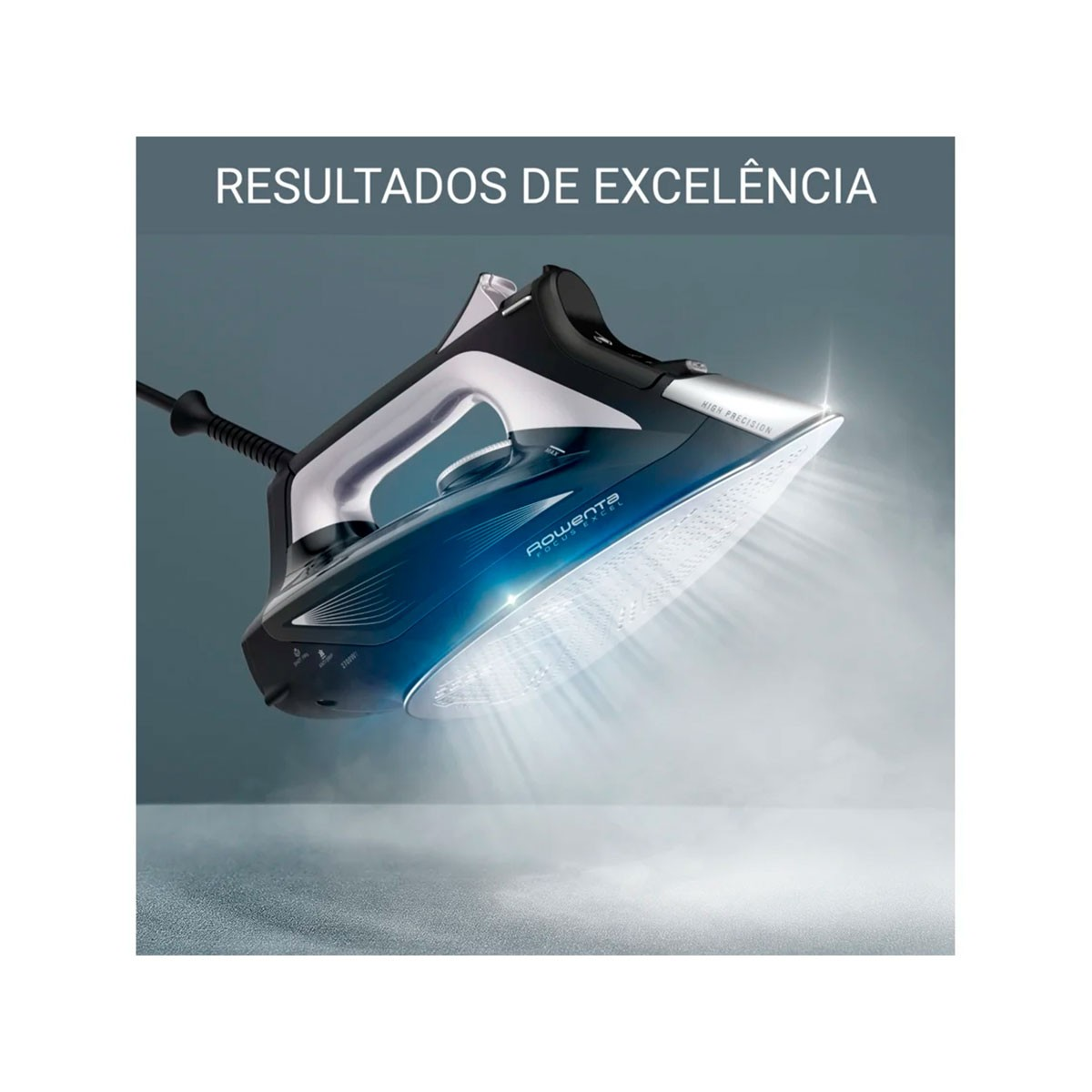 Una plancha de vapor azul con detalles plateados, emitiendo vapor.