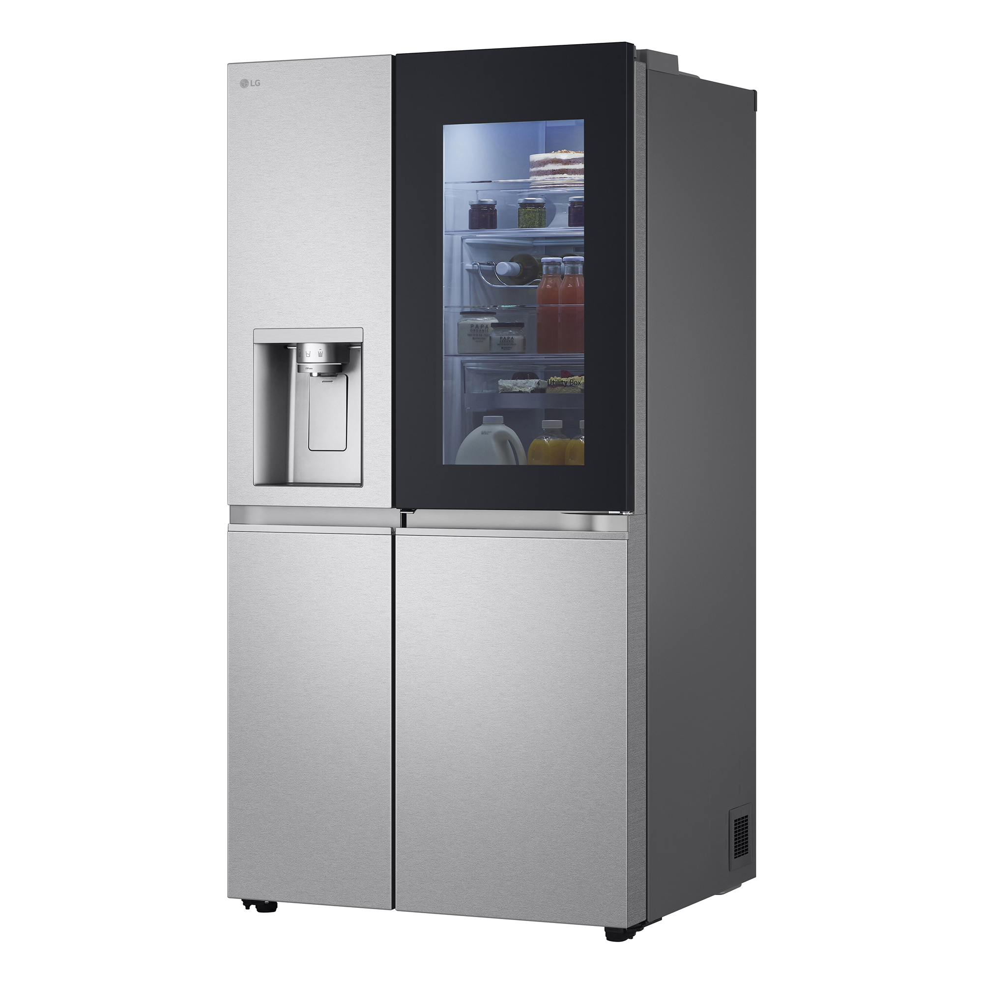 Refrigerador plateado con puerta de cristal muestra alimentos, puertas plateadas abajo.