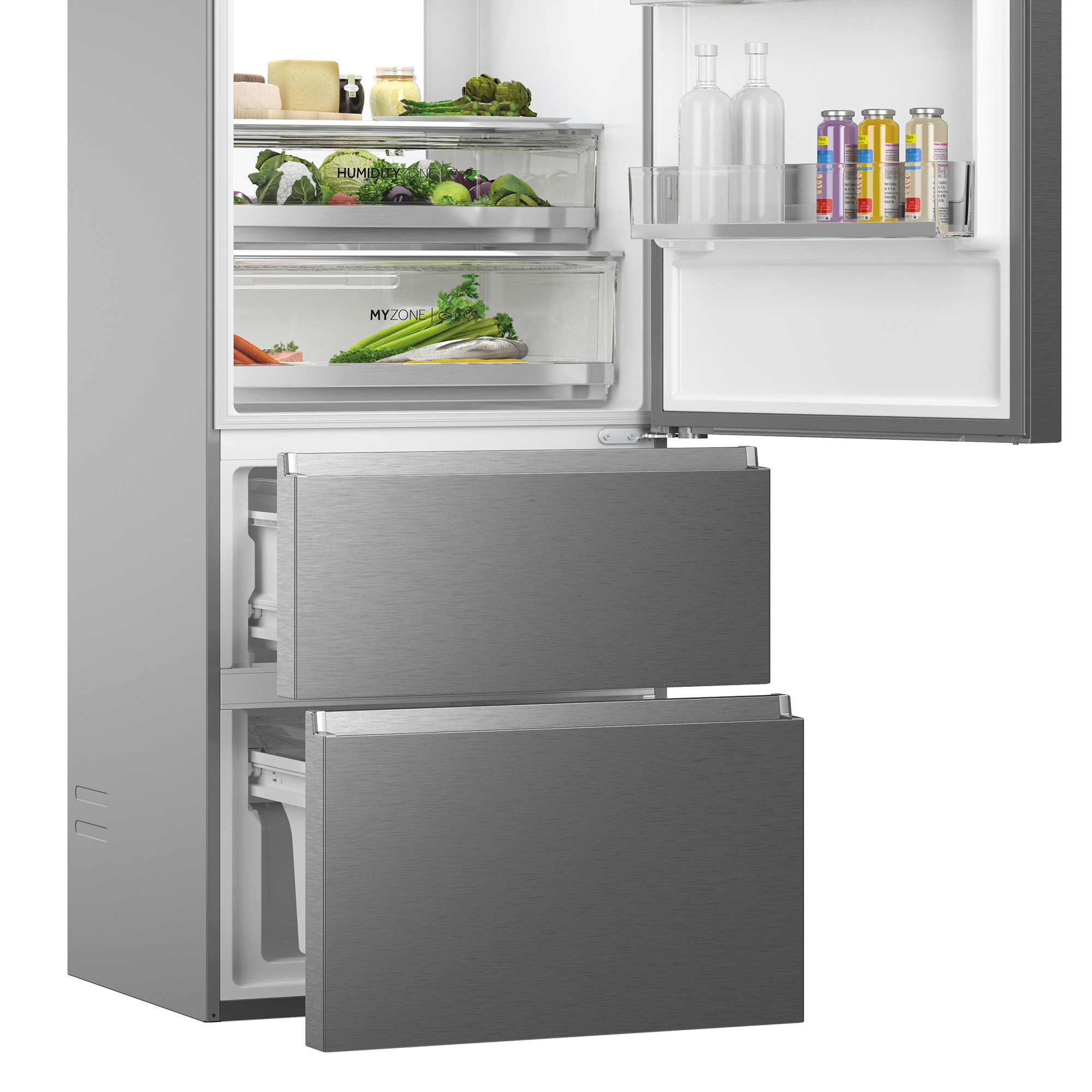 Un refrigerador abierto que muestra comida, verduras y botellas dentro.