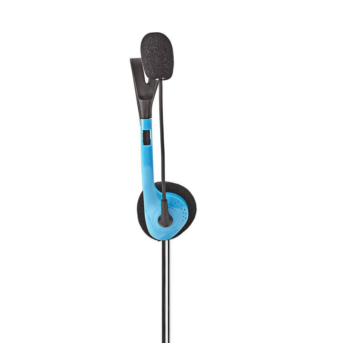 Een blauwe headset met microfoon op witte achtergrond.
