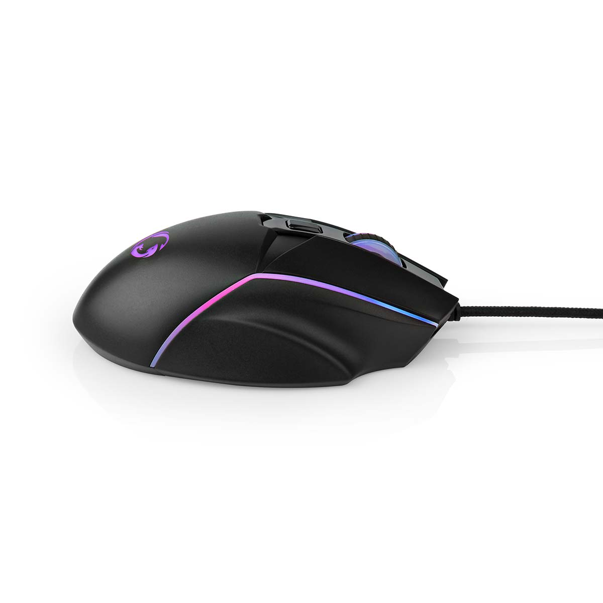 Eine schwarze Gaming-Maus mit RGB-Beleuchtung steht auf weißer Fläche.