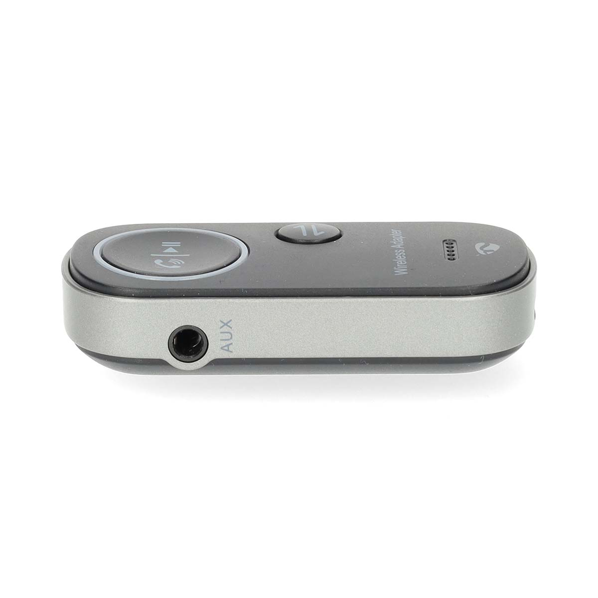 Ein drahtloser Adapter mit AUX-Anschluss und Bedienelementen.