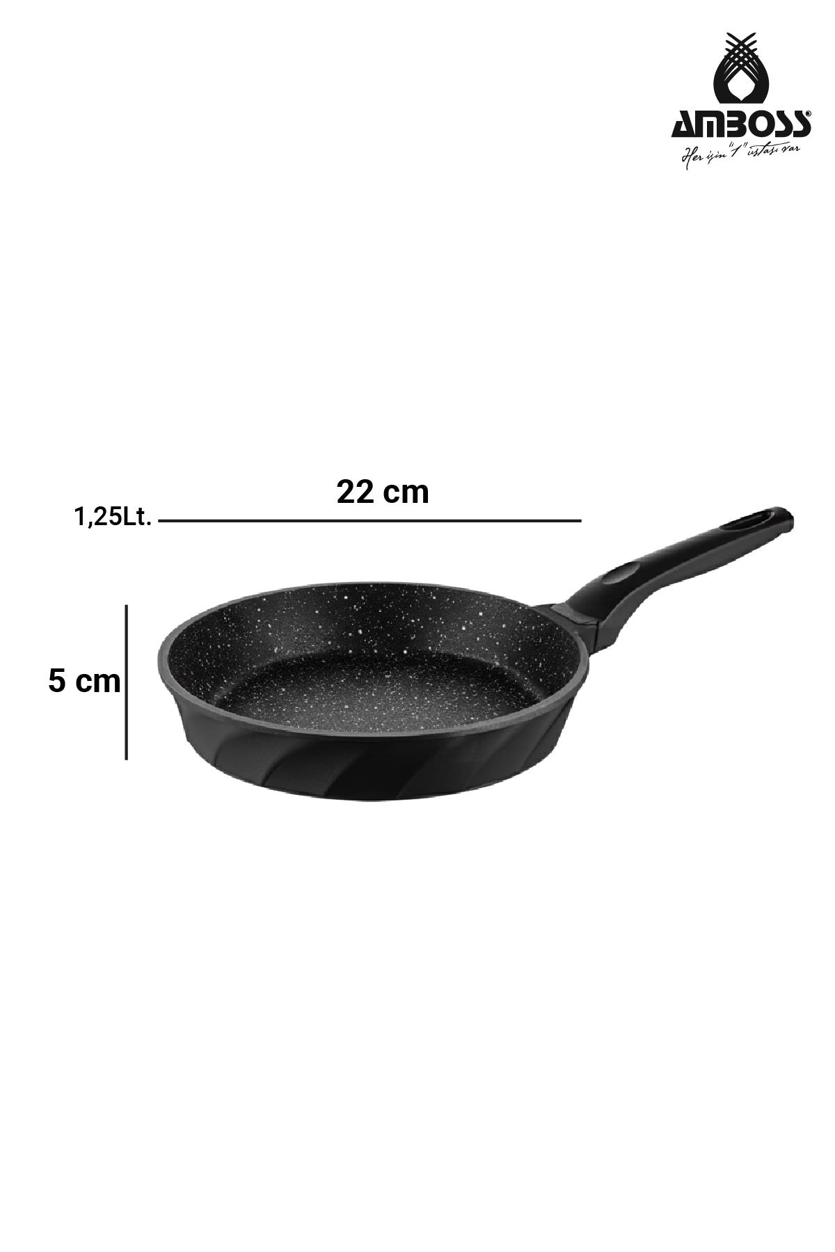 Siyah saplı tava, 22cm çap, 5cm yükseklik, 1.25L hacim.
