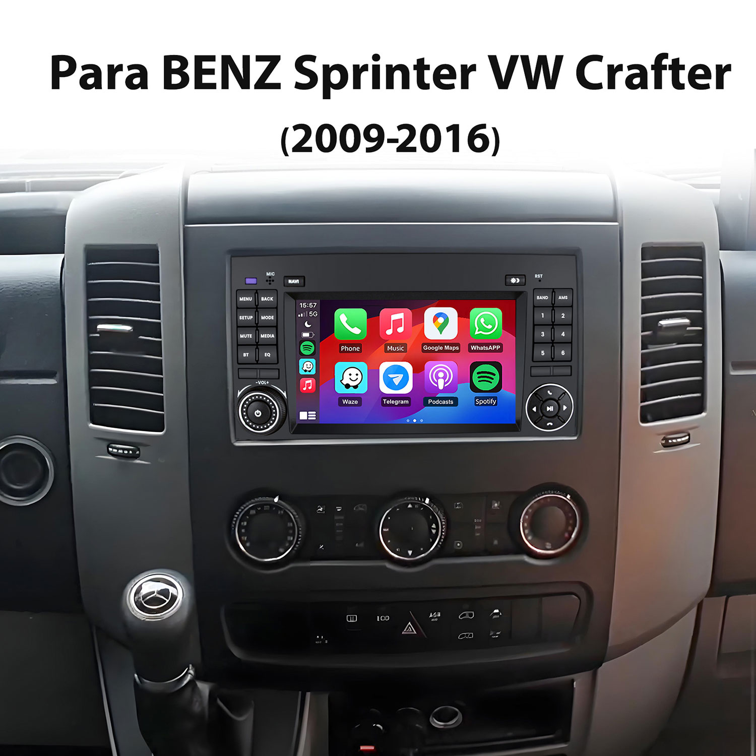Armaturenbrett eines Mercedes Sprinter VW Crafter mit Touchscreen-Infotainmentsystem.