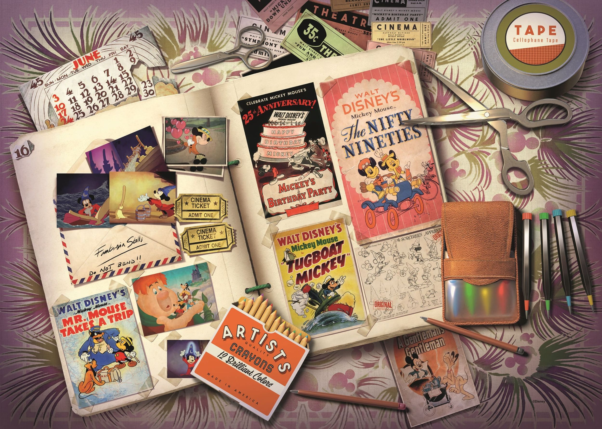 Collage di cimeli Disney: calendario, biglietti cinema, forbici, pastelli, nastro adesivo.