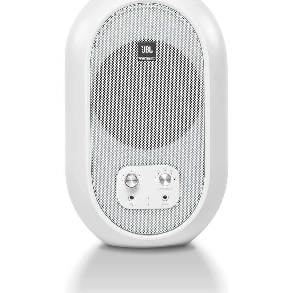 Un altoparlante JBL bianco con pannello di controllo e griglia.