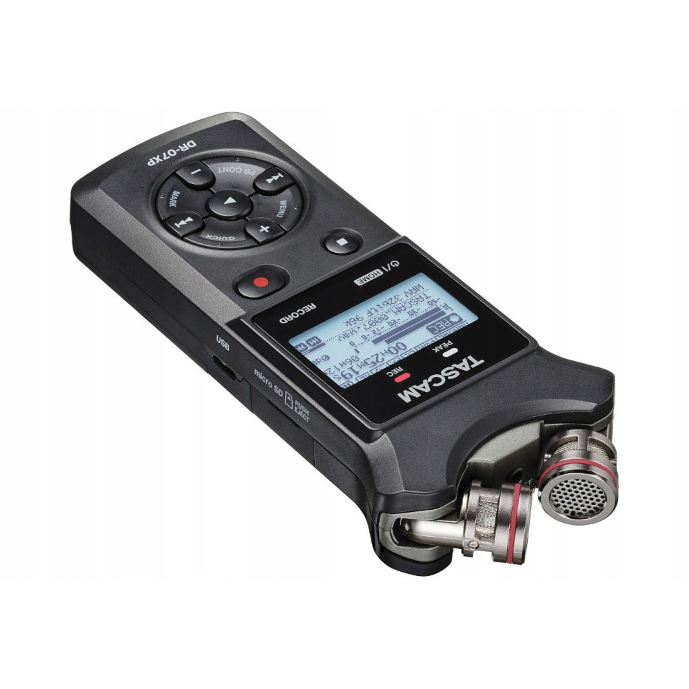 Czarny rejestrator audio Tascam DR-07XP z dwoma mikrofonami i ekranem.