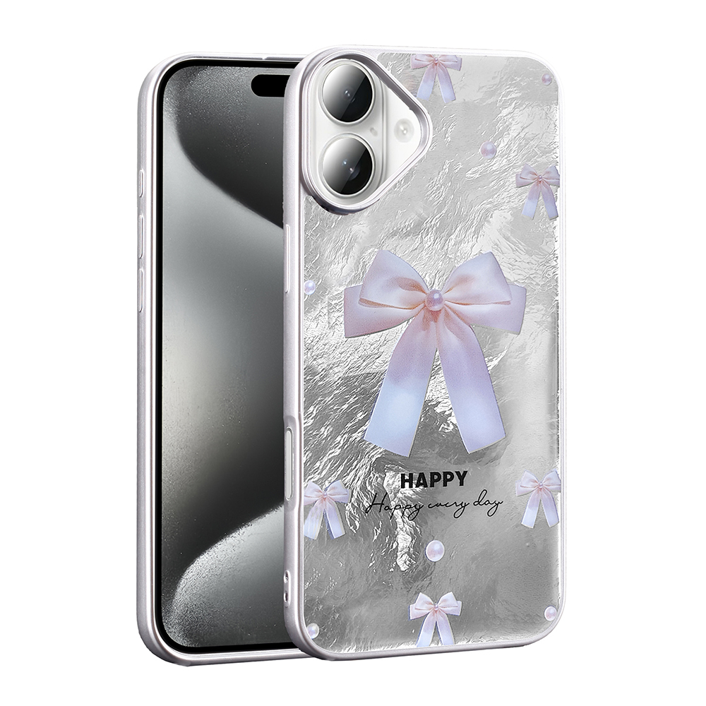 Pembe fiyonklar ve incilerle süslenmiş gümüş telefon kılıfı.