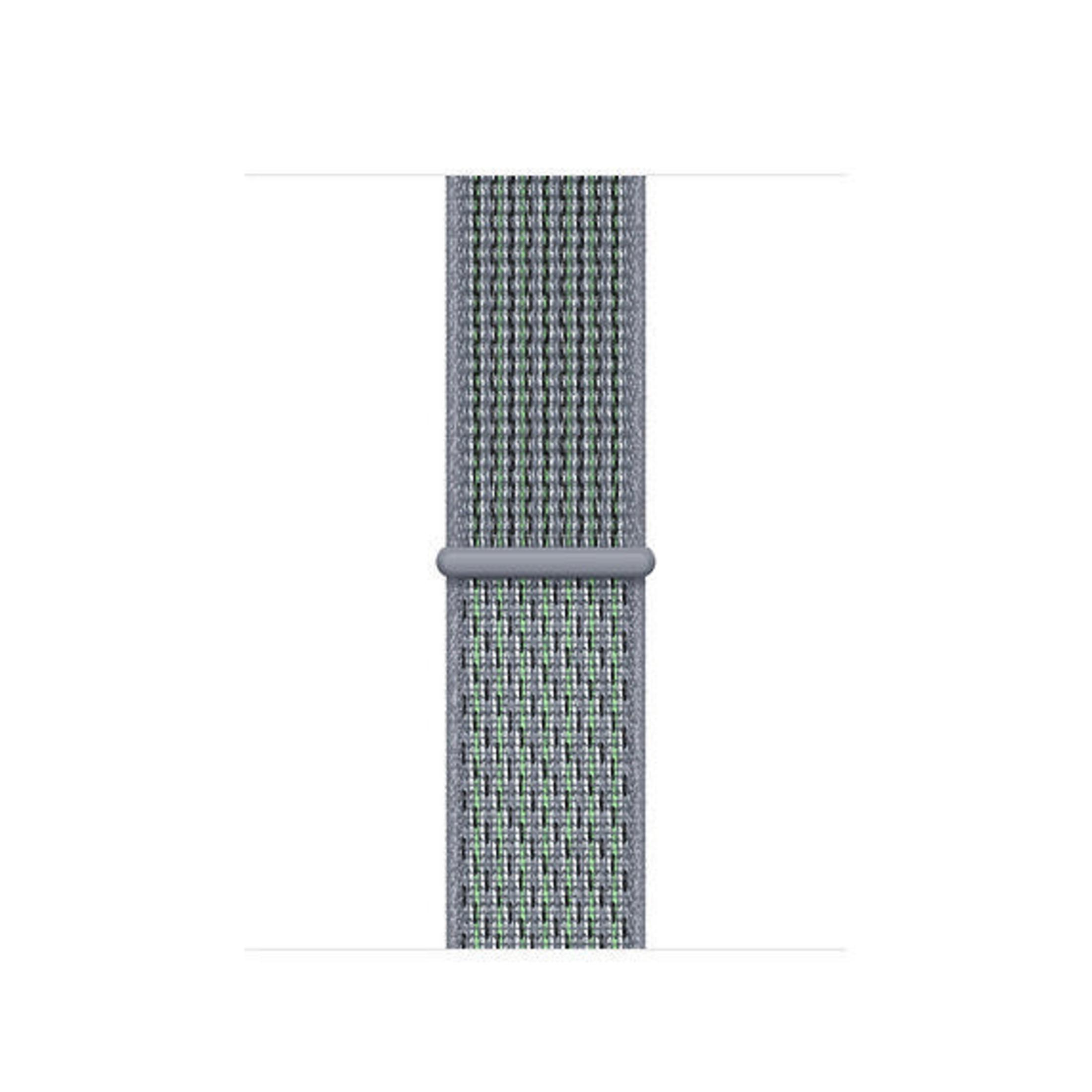 Bracelet de montre tissé gris avec accents verts et une boucle grise.