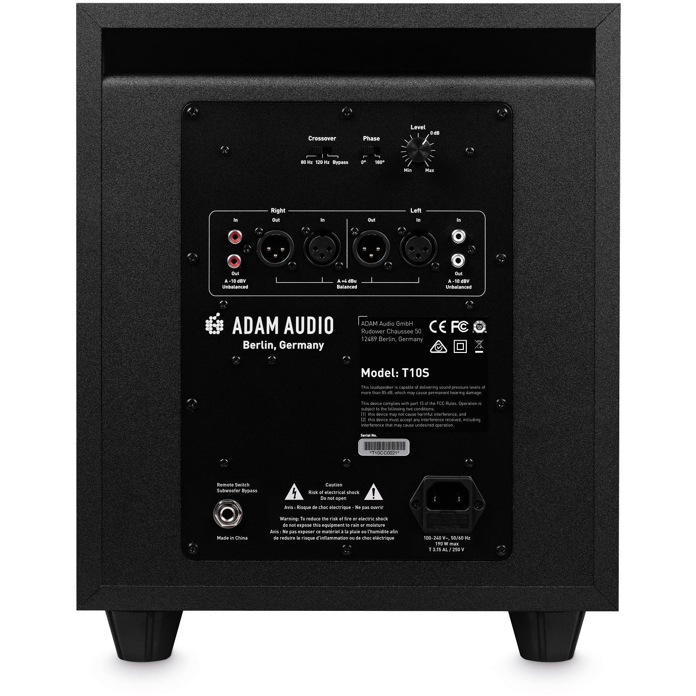 Pannello posteriore di un subwoofer nero con porte ed etichette.