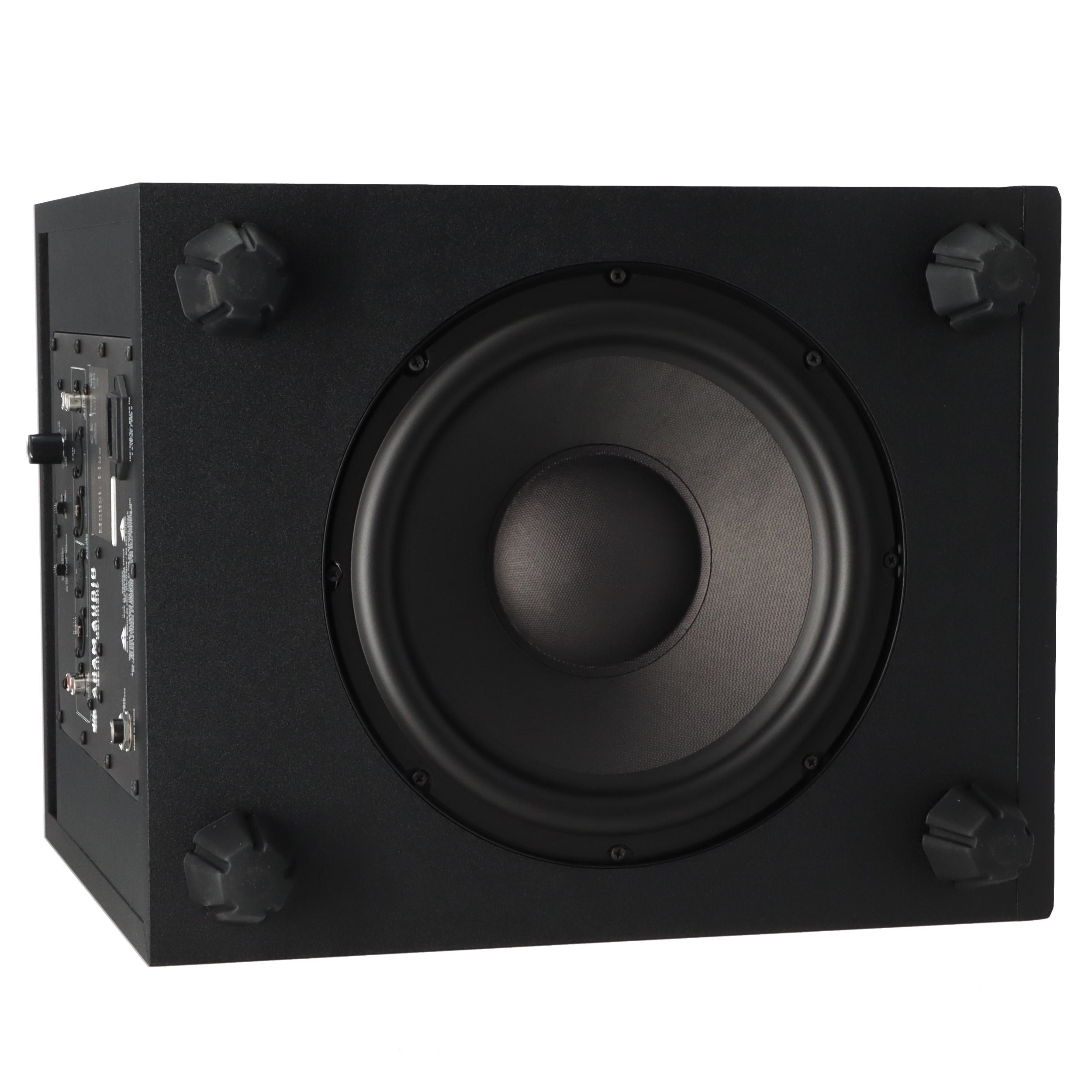 Subwoofer nero con altoparlante con griglia in tessuto e connessioni sul lato.