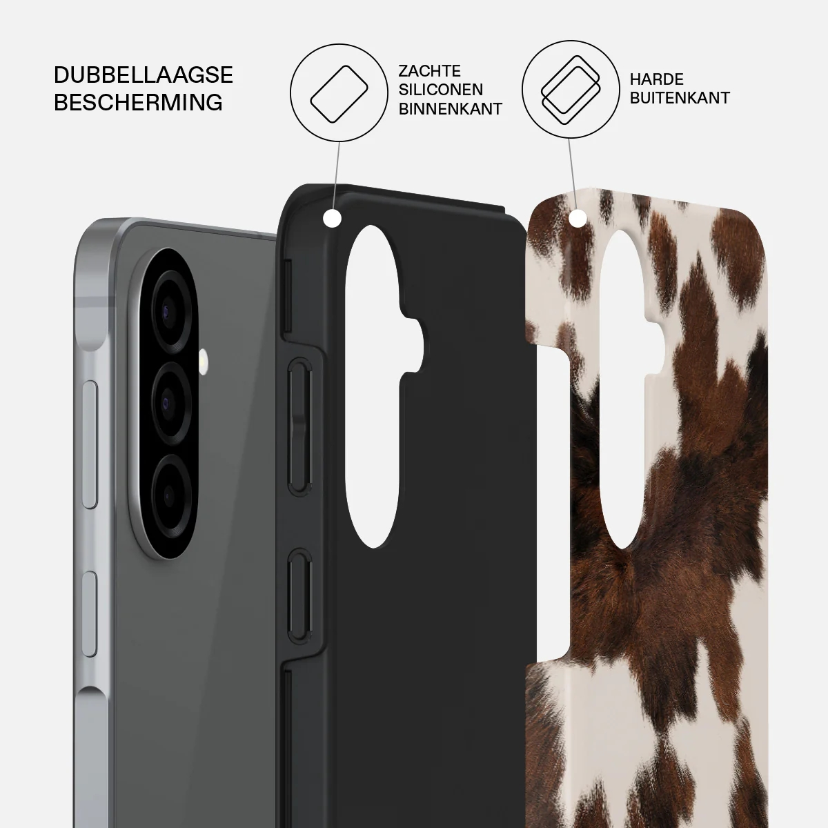 Un smartphone avec une coque imprimé vache, montrant une protection double couche.