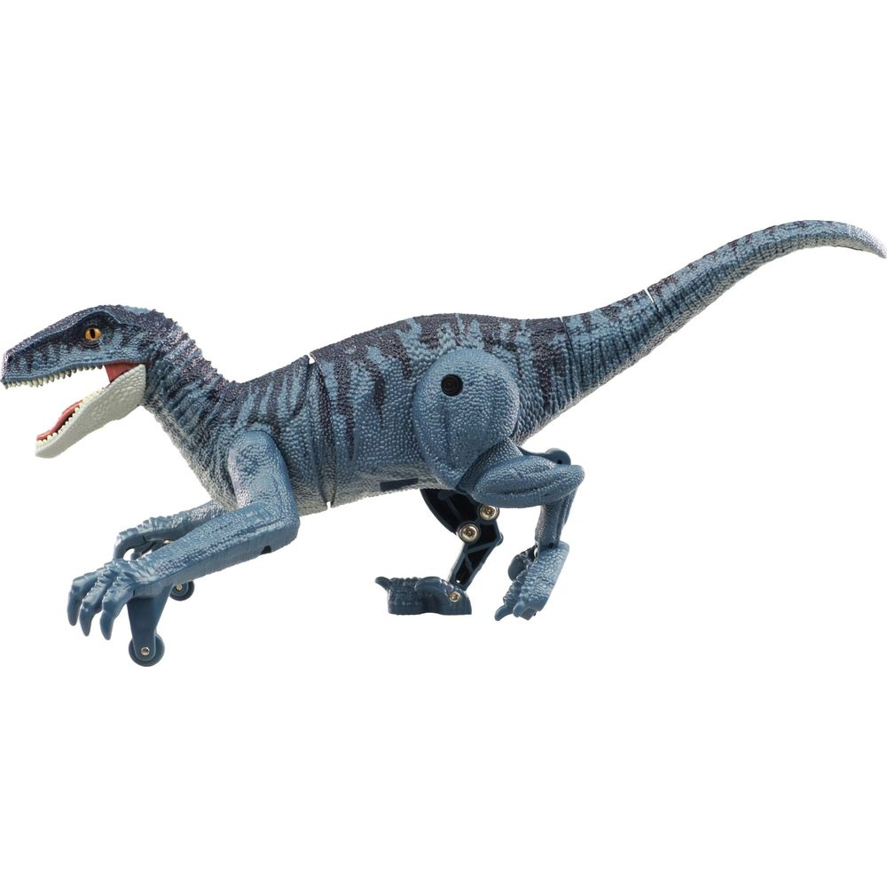 Un juguete de raptor azul con rayas oscuras y ruedas en los pies.