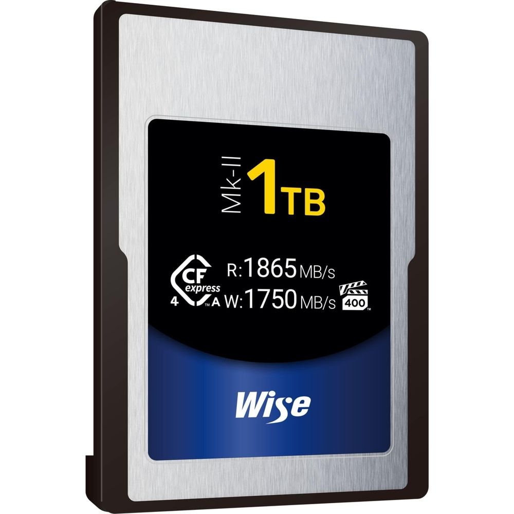 Ein 1TB CFexpress Mk-II Wise Speichermedium mit Geschwindigkeitsangaben.