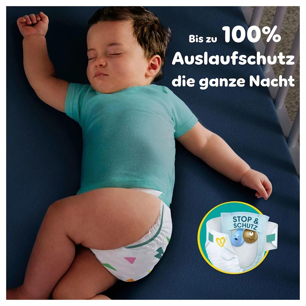 Ein Baby schläft in einer Windel. Text über Auslaufschutz.