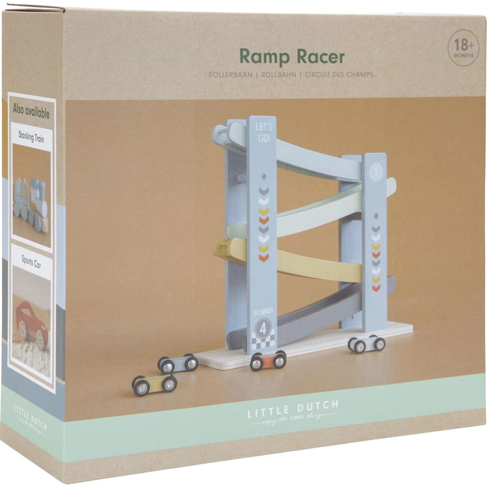 Ein Holz-Rennspielzeug mit Rampen und Autos auf der Verpackung.