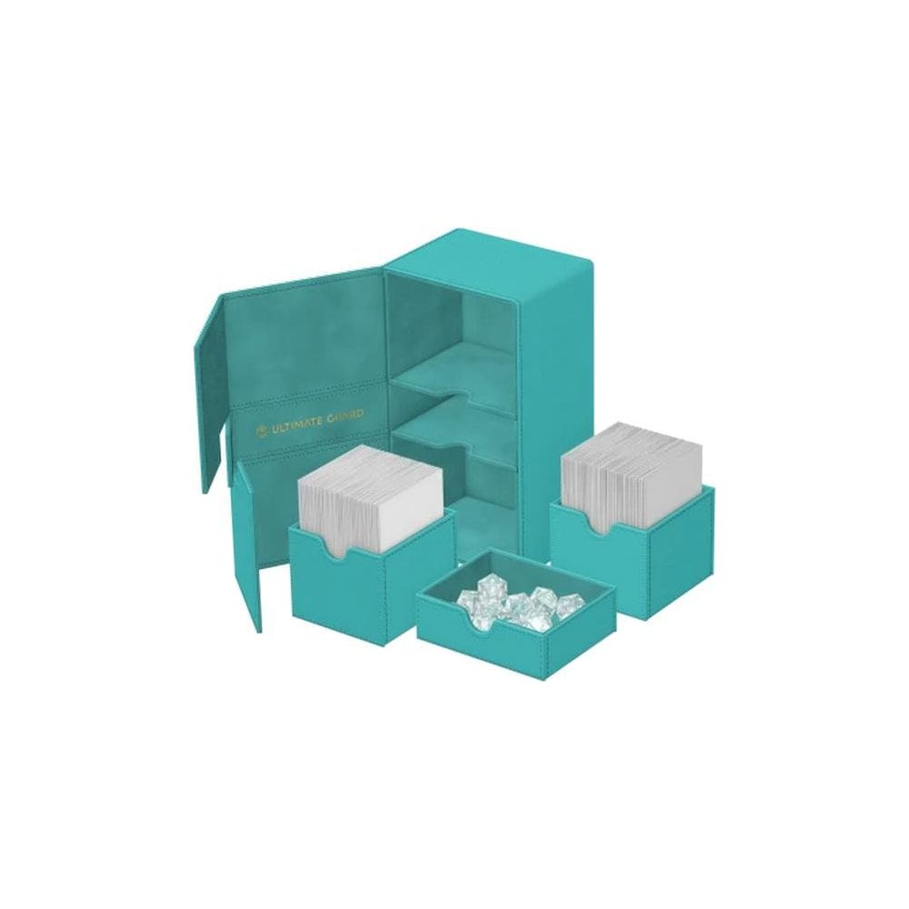 Boîte de rangement pour cartes turquoise avec couvercle ouvert, étagères et compartiments contenant cartes et dés.