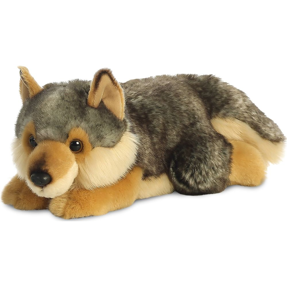 Ein Plüschwolf-Spielzeug mit grauem, schwarzem und hellbraunem Fell liegt auf weißem Grund.