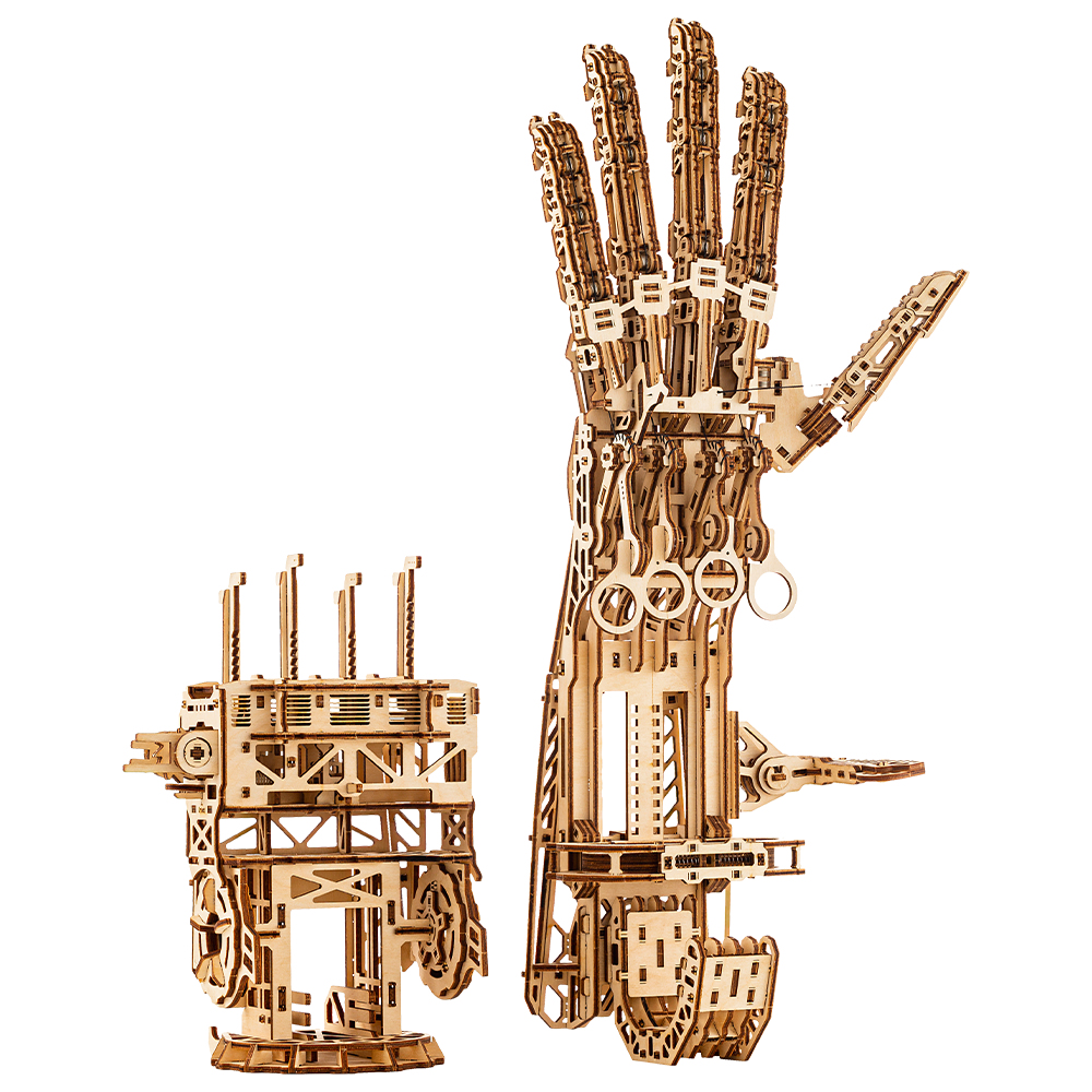Un modèle de bras robotique mécanique en bois et un module de base.