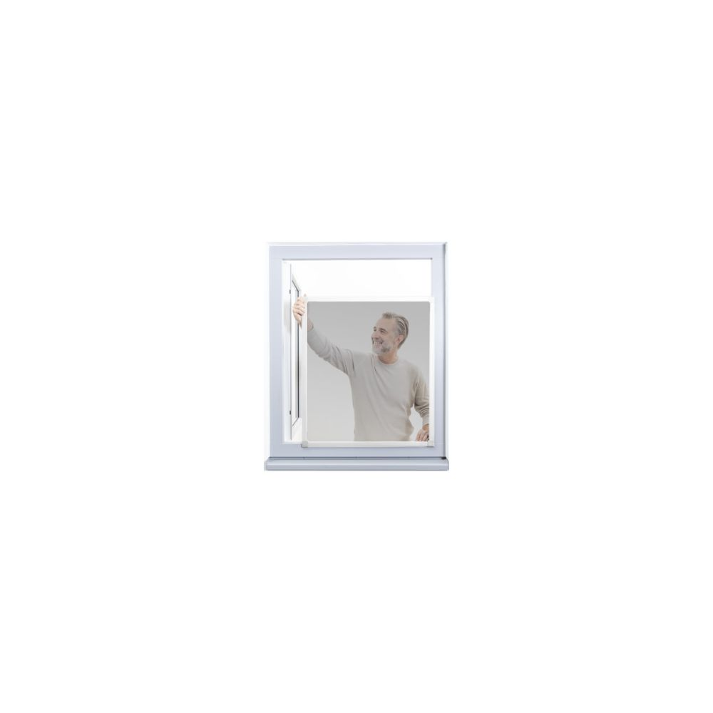 Mann öffnet ein weißes Fenster, lächelt und blickt nach rechts.