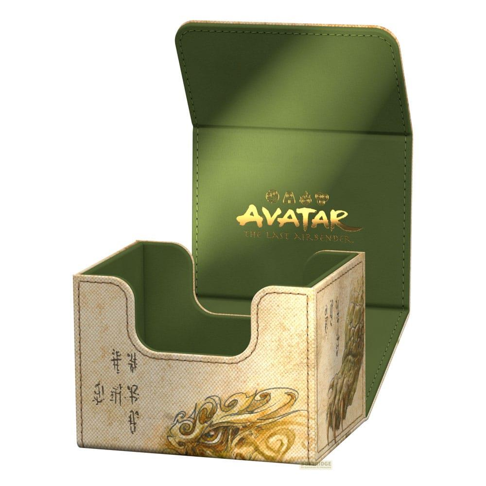 Une boîte de deck verte avec le logo Avatar: The Last Airbender et des illustrations.