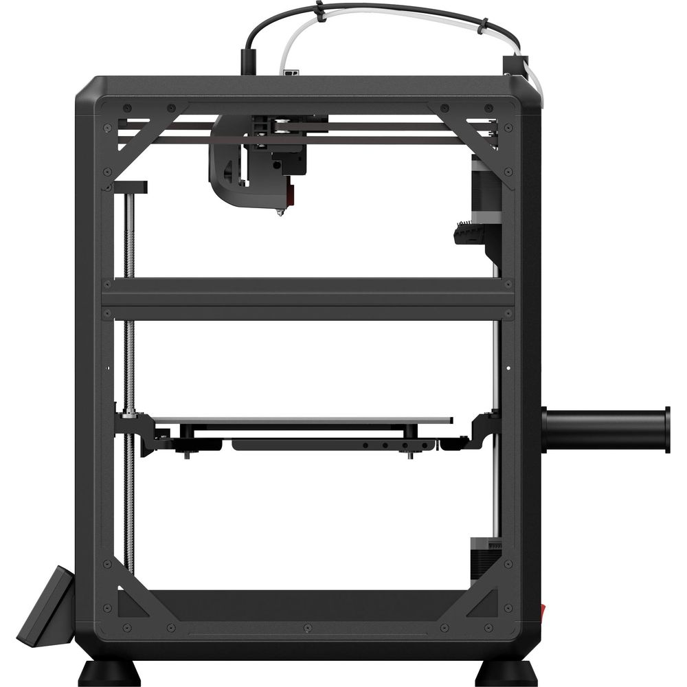 Schwarzer 3D-Drucker im Profil, mit Druckkopf, Aufbauplattform und Kabeln.
