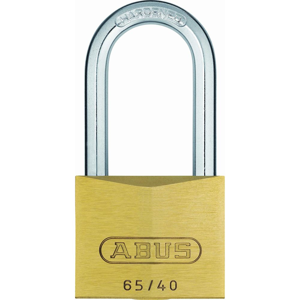 Ein Messing-Vorhängeschloss mit silbernem Bügel, mit ABUS-Logo und 65/40.
