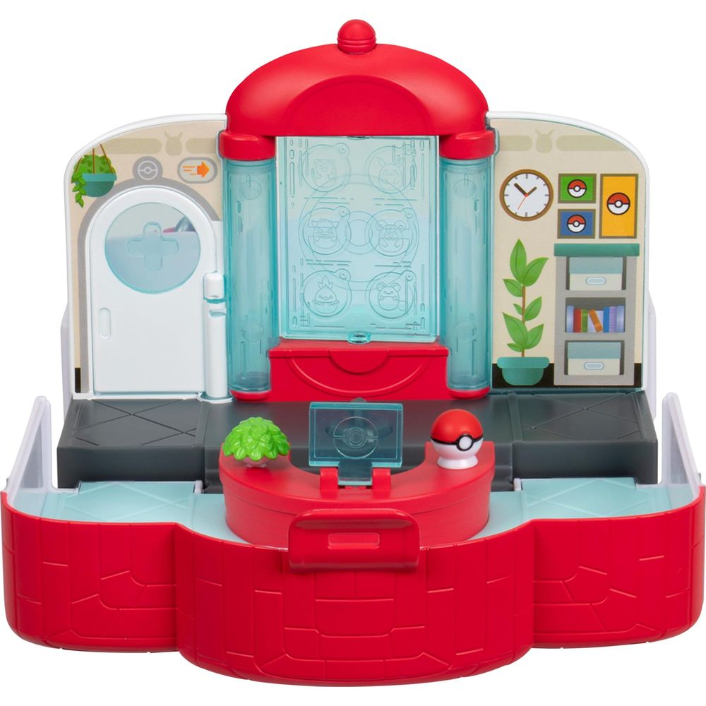 Centro de juegos Pokémon con elementos rojos y azules, recepción, puerta y ventanas.