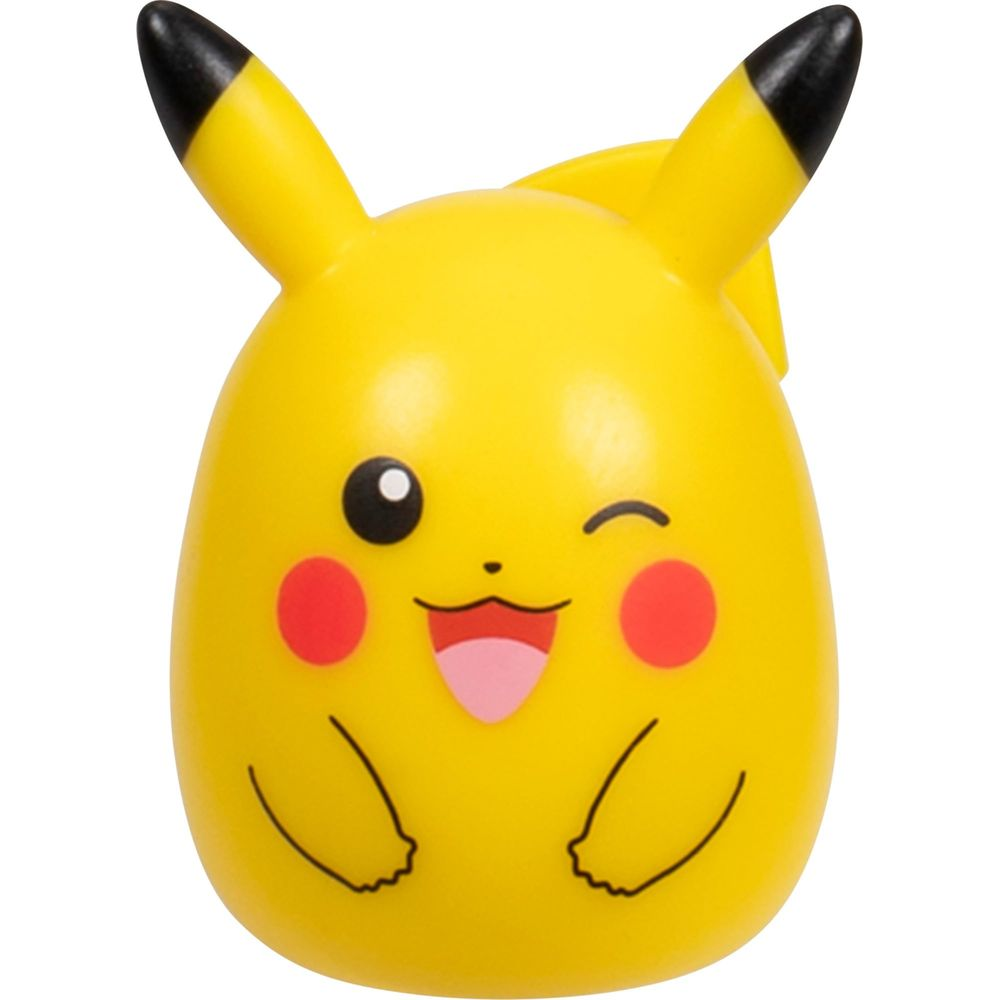 Un juguete amarillo de Pikachu con mejillas rojas, guiñando y sacando la lengua.