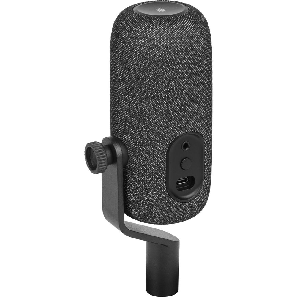 Un altoparlante in tessuto nero su supporto nero. Ha una porta USB e jack audio.