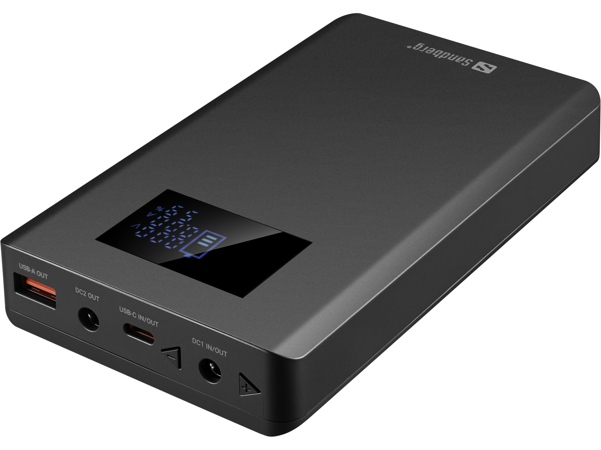 Schwarzes Sandberg Powerbank mit digitaler Anzeige und mehreren Anschlussen.