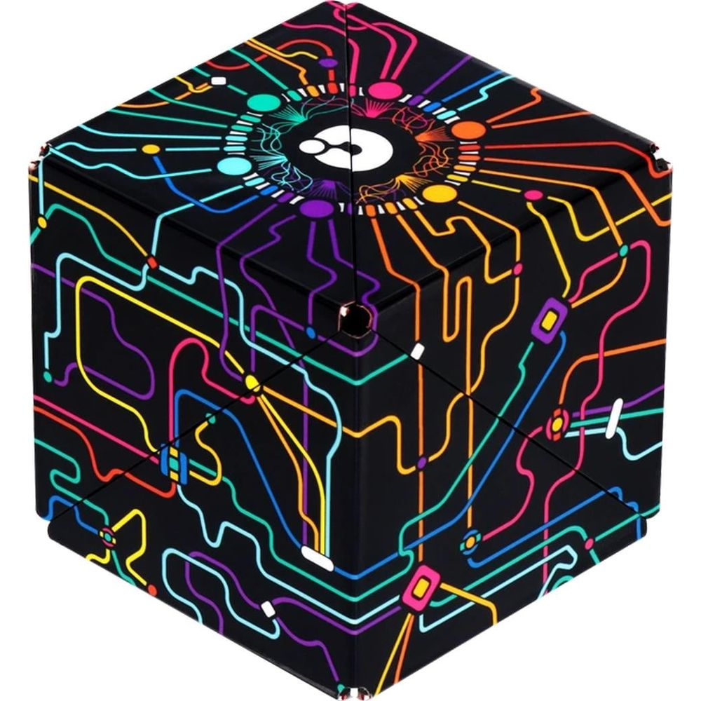 Cubo nero adornato con motivi a circuito colorati e un design circolare centrale.