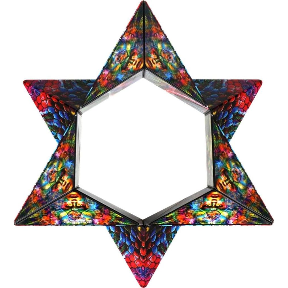 Una stella a sei punte fatta di triangoli colorati simili a scaglie.