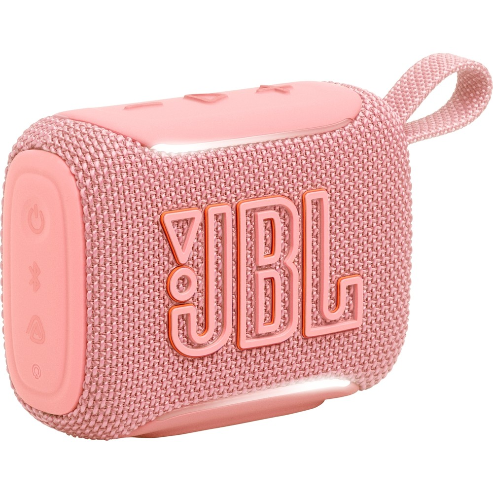 Un piccolo speaker JBL rosa con copertura in tessuto e tracolla.