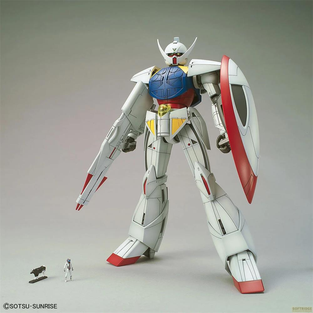 Ein weißes Gundam-Modell mit blauer Brust, roten Akzenten und großem Schild.
