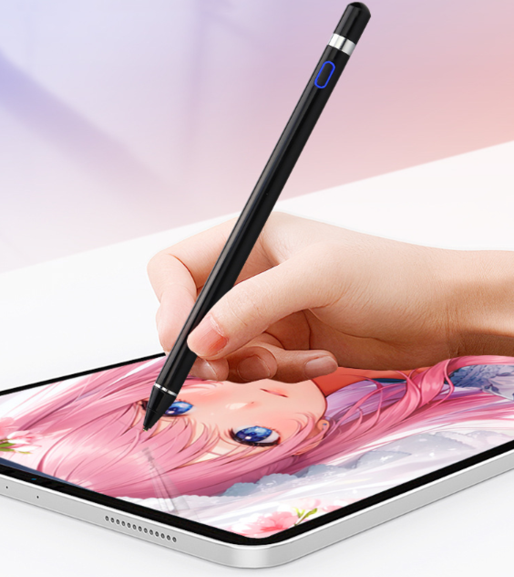 Eine Hand hält einen schwarzen Stift über einem Tablet mit Anime-Bild.