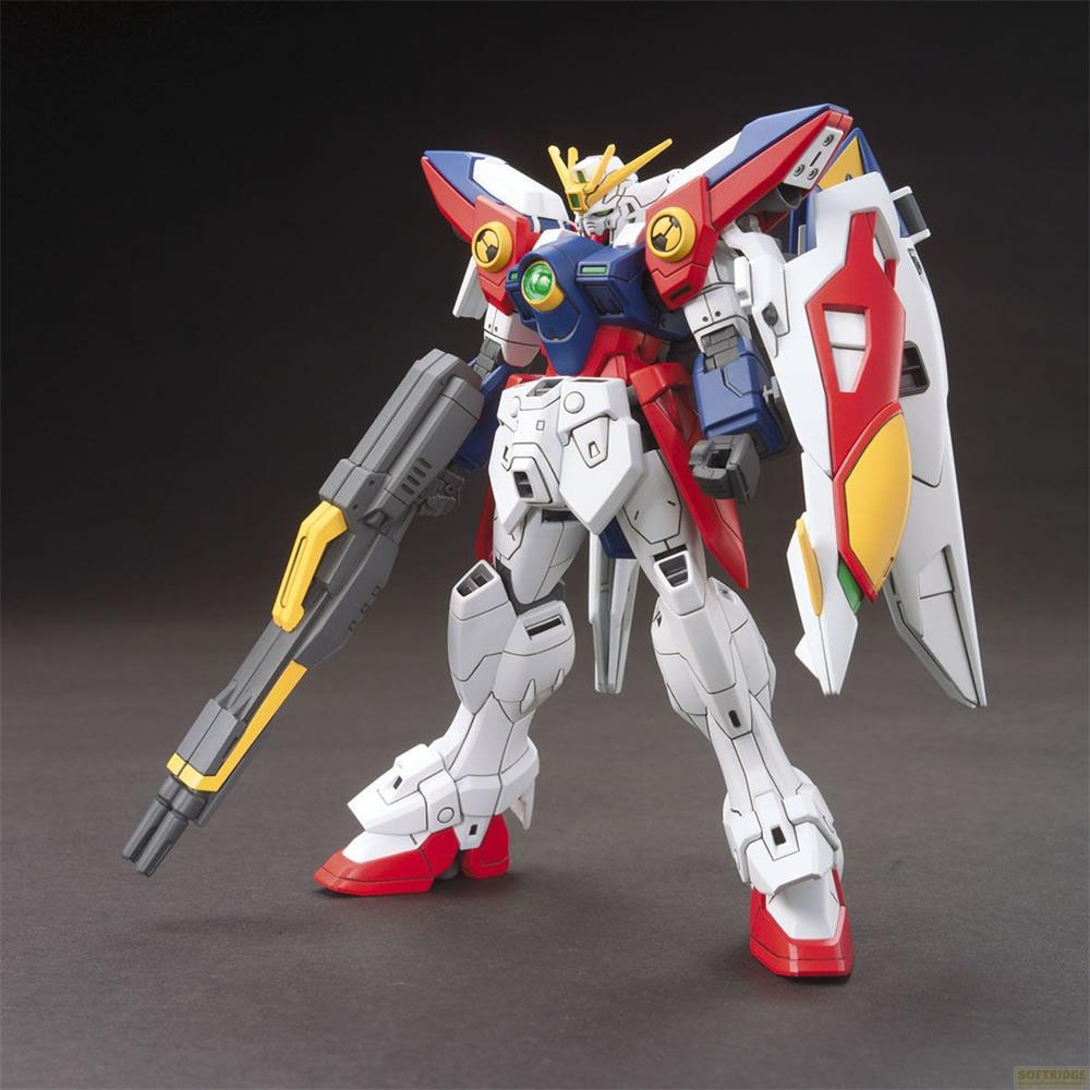 Ein weißer und blauer Gundam-Roboter mit roten Akzenten und einem Gewehr.