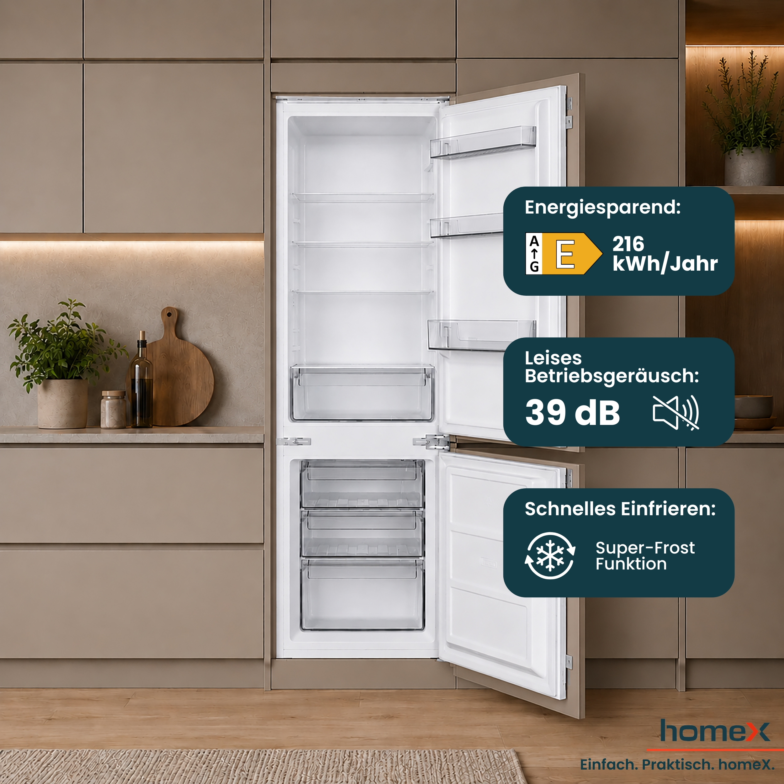 Ein offener Kühlschrank mit Energieeffizienz-Label, Lautstärke und Super-Frost-Funktion.