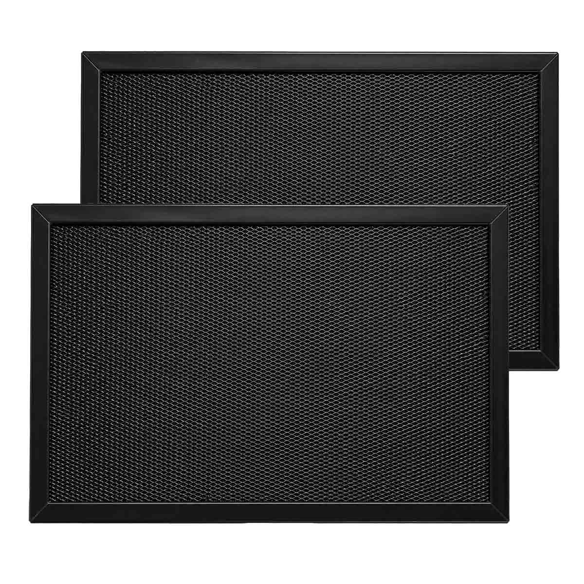 Zwei schwarze rechteckige Filter mit Metallgitter, nebeneinander.