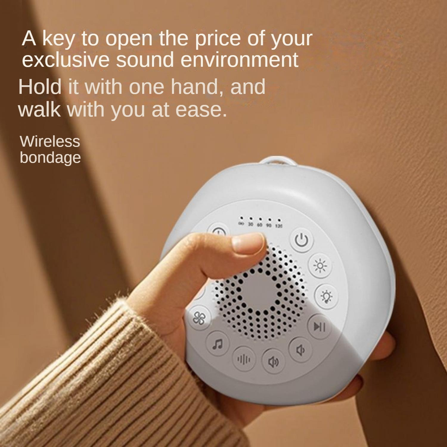 Eine Hand hält ein weißes Gerät mit Knöpfen. Text auf Deutsch.