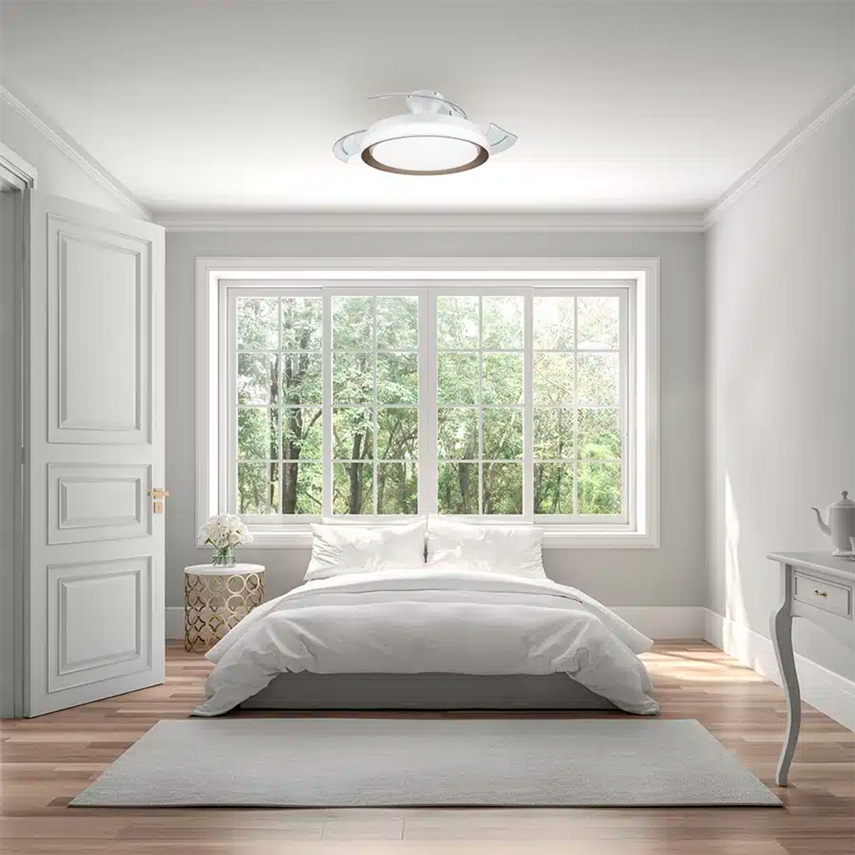Una camera da letto con letto, finestra e porta, che fa entrare la luce del giorno.