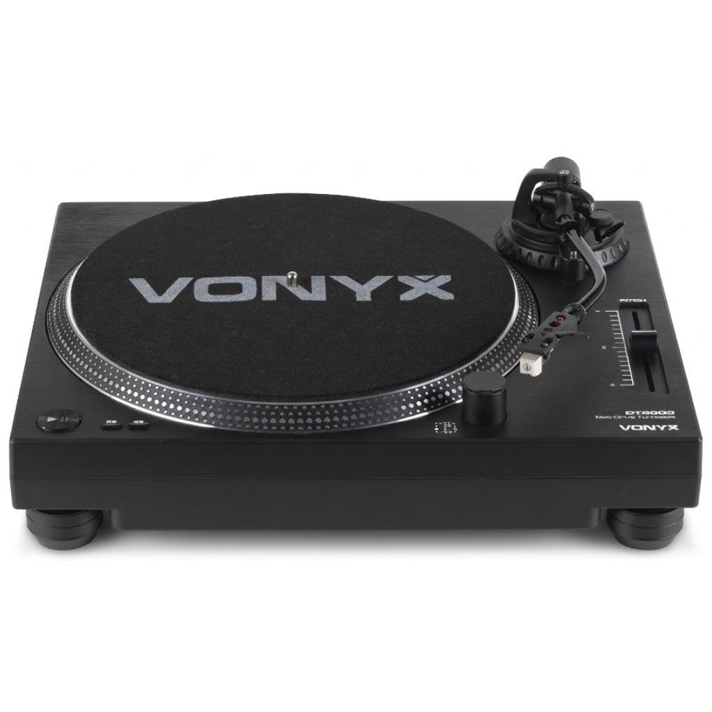 Tocadiscos negro con logo Vonyx en la alfombrilla y brazo.