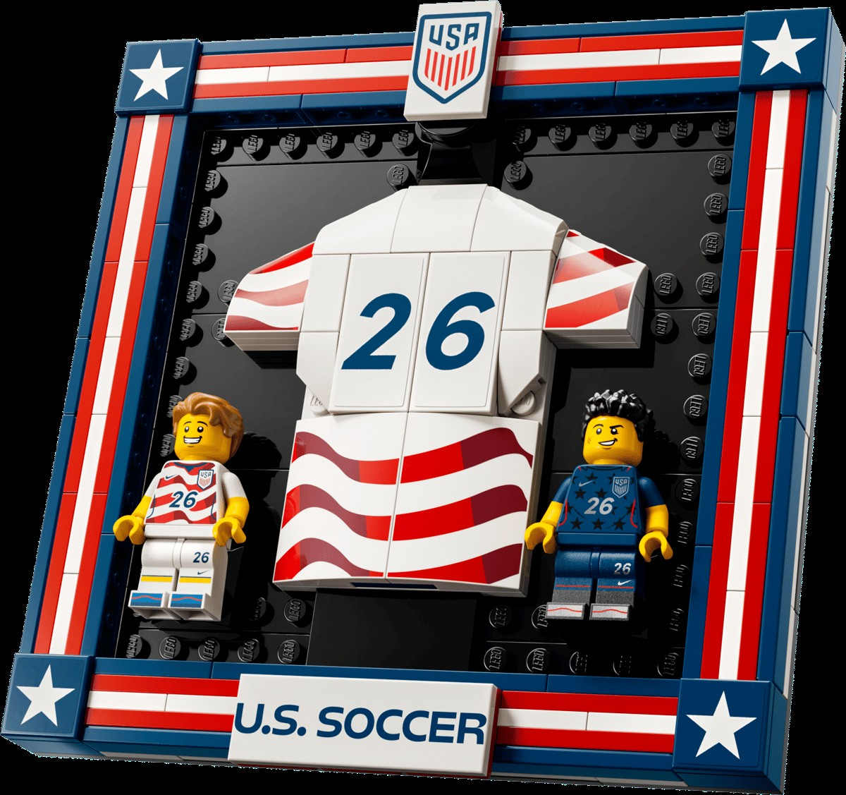 Espositore Lego di una maglia da calcio con il numero 26 e due figure.