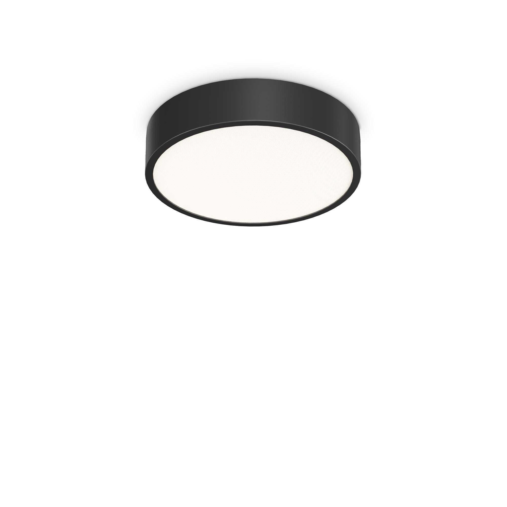 Una lampada da soffitto nera con diffusore bianco illuminato su sfondo bianco.