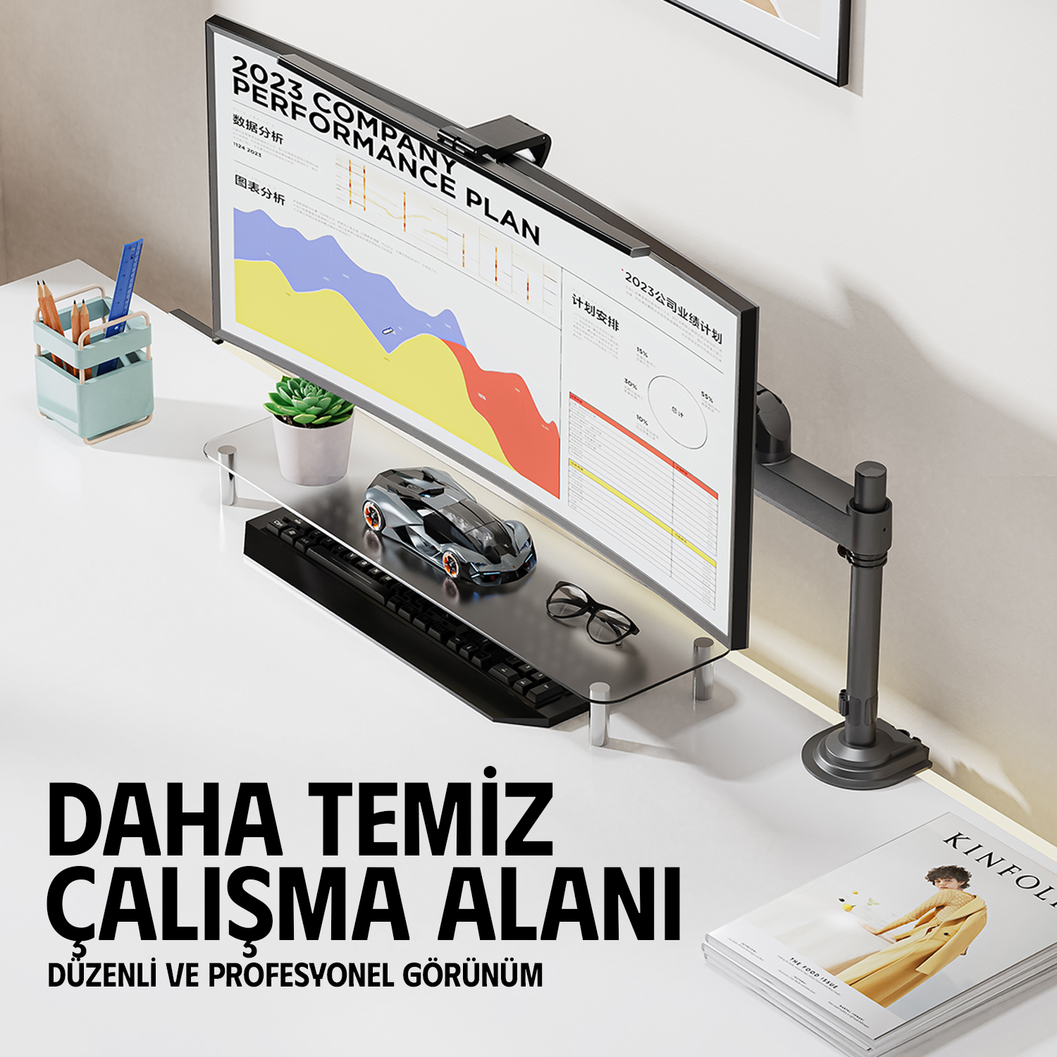 İş raporu, klavye, gözlük ve dergi gösteren monitörlü bir masa.