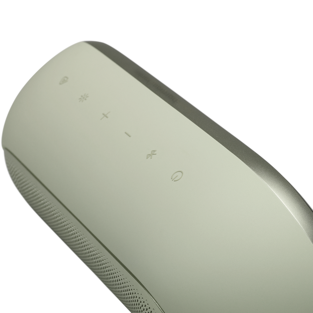 Eine Nahaufnahme eines hellgrünen Bluetooth-Lautsprechers mit Bedienelementen und einem perforierten Gitter.