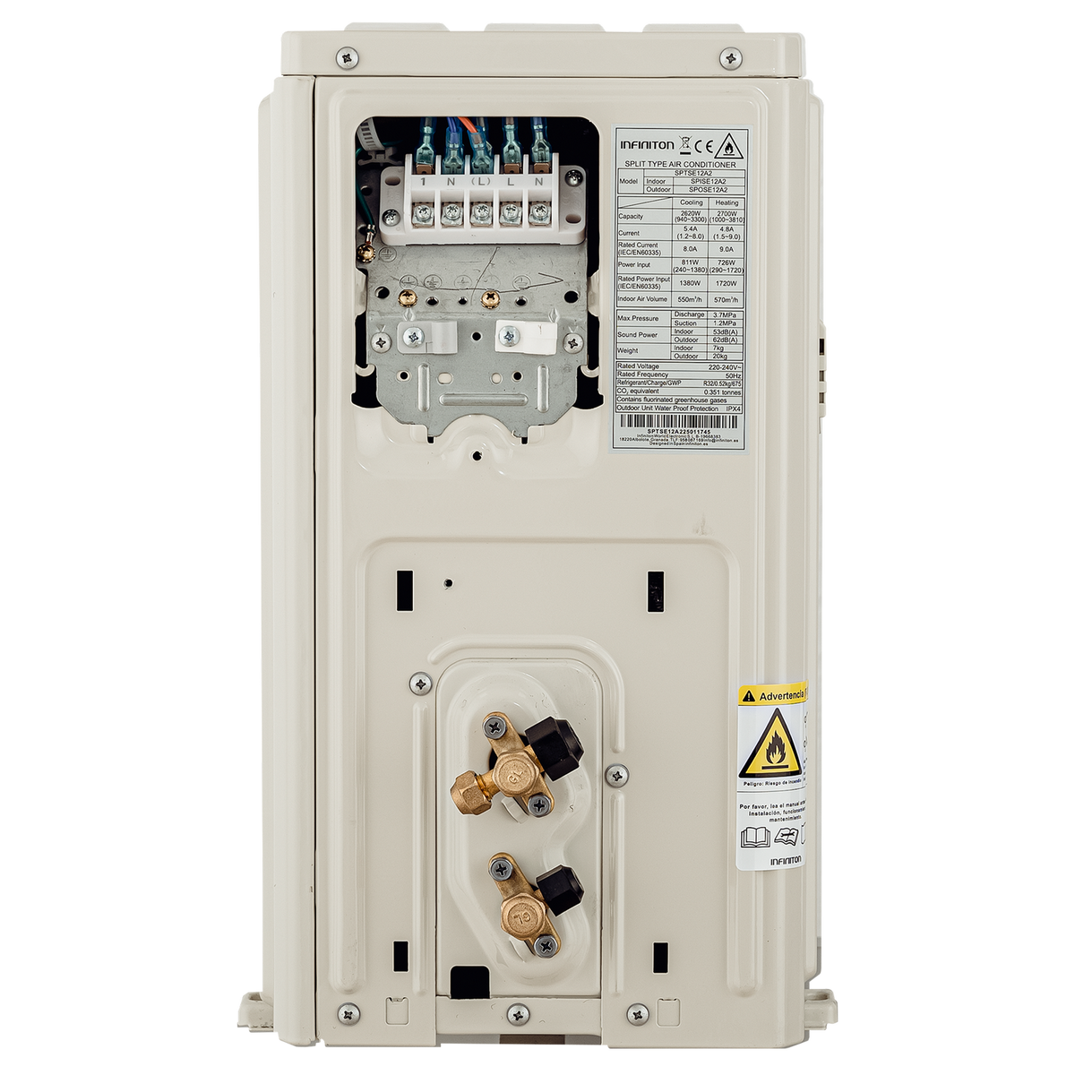 Reverso de unidad de aire acondicionado con cables expuestos y etiqueta de especificaciones.