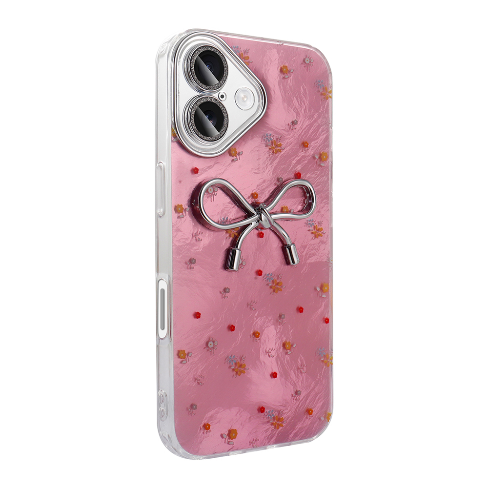 Çiçek desenli pembe telefon kılıfı ve gümüş kurdele detayı.