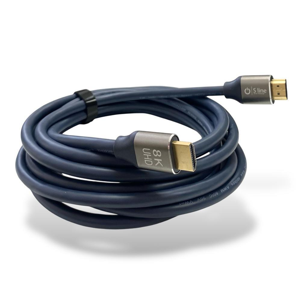 8K UHD etiketli, koyu mavi bir HDMI kablosu, sarılı.